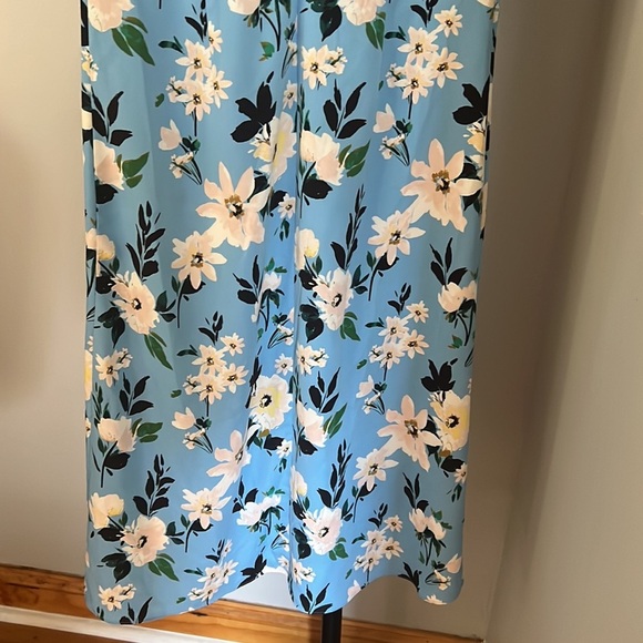 Ann Taylor blue floral dresss size: 6 - Picture 7 of 8